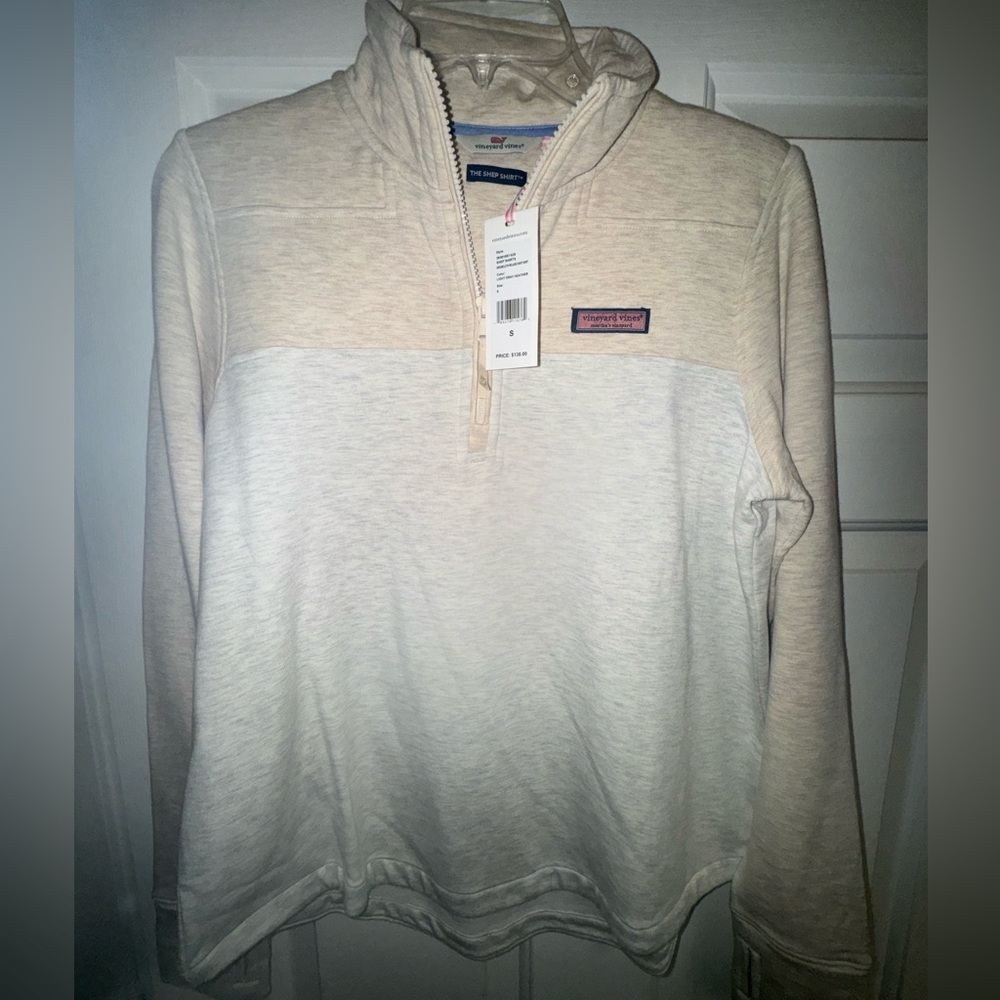 Vineyard Vines light gray heather pullover!